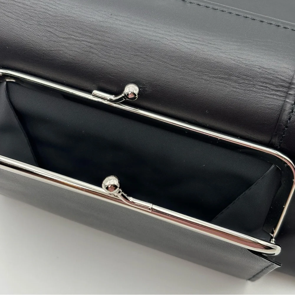 Buxton sleek black